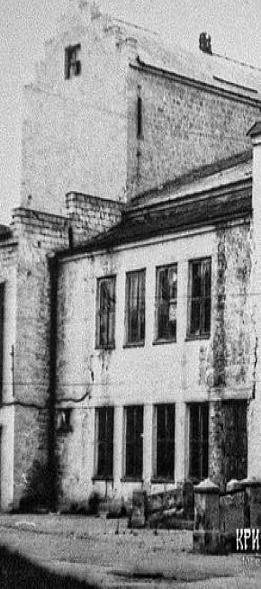 Колишній палац культури на Поштовому