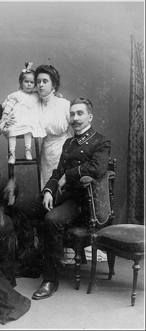 Микола Світальский з родиною