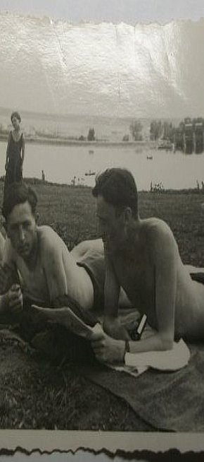 Німецькі солдати на відпочинку біля Кресівського водосховища