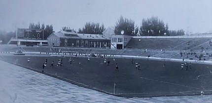 Стадіон «Металург». Гравці футболу