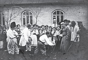 Вистава драматичного гуртка Криворізького комерційного училища, 1912 рік