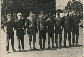 Восьмикласники криворізької СШ №27, 1965-1966 роки