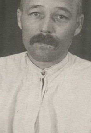 Сачук Тихон Борисович(Криворіжець), 1892 р.н. Один з репресованих жителів міста в 1930-х роках