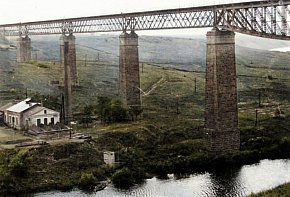 Міст Белелюбського через річку Інгулець та водокачка, світлина часів німецької окупації