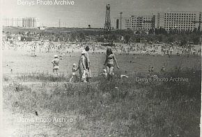 Один з криворізькіх пляжів, початок 1980-х років