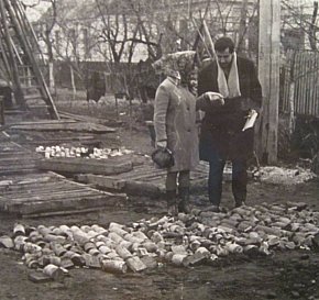 Бурова вишка і кернові ящики в селищі імені В.А.Валявка, 1970 рік