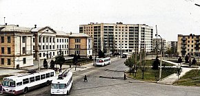 Площа Толстого