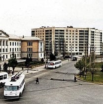Площа Толстого