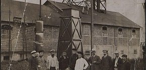 Адміністративні працівники одного з рудників, початок XX століття