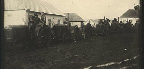 Колона тракторів, не пізніше 1932 року