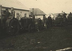 Колона тракторів, не пізніше 1932 року