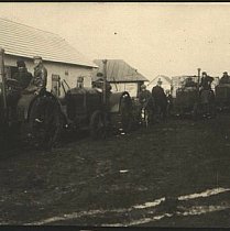 Колона тракторів, не пізніше 1932 року