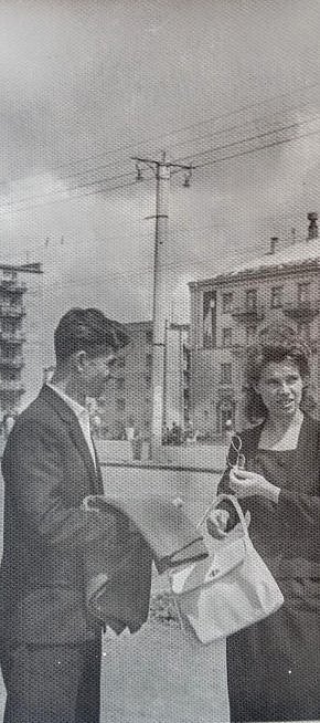 Готель навпроти палацу культури Центрального гірничо збагачувального комбінату, 1968 рік