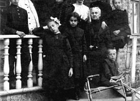 Родина директора Криворізького комерційного училища, 1913 рік