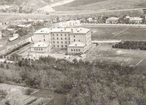 Середня школа номер 34 і стадіон Гірник, кінець 1950-х, початок 1960-х років