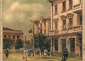 Вид з нижньої частини вулиці Олександра Поля (Октябрьської), літо 1955-го року