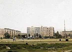 Зупинка «Ювілейна», вид з вулиці Співдружності, перша половина 1980-х років