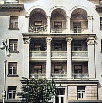 Площа Сталіна (нині — площа Захисників України), 1950-ті роки