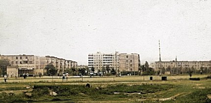 Зупинка «Ювілейна», вид з вулиці Співдружності, перша половина 1980-х років