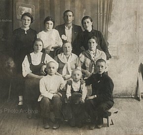 Портрет невідомої родини, 1930-ті роки