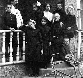 Родина директора Криворізького комерційного училища, 1913 рік