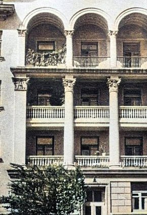 Площа Сталіна (нині — площа Захисників України), 1950-ті роки