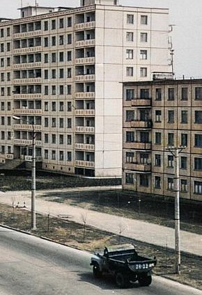 Вулиця Ватутіна (нині — Федора Караманиць) біля кільця 129 кварталу, другої половини 1970-х років