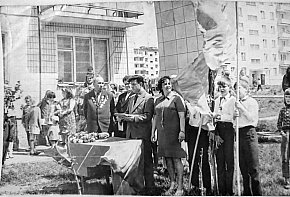 Збори з нагоди встановлення пам'ятної дошки по вулиці Тинка (Радієвського), 1975 рік