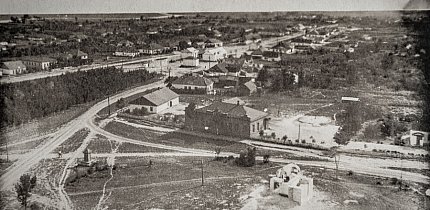 Веселі Терни, вигляд з парашутної вежі на центр села у 1932-1933 роках