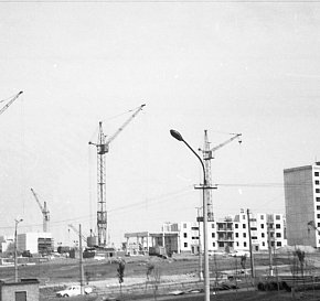 Житлова забудова 5-го мікрорайону Зарічний, 1985–1986 роки