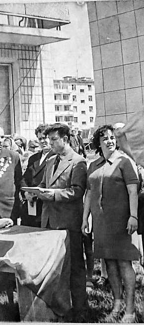 Збори з нагоди встановлення пам'ятної дошки по вулиці Тинка (Радієвського), 1975 рік