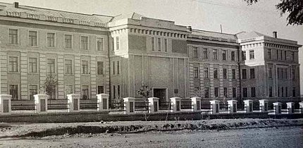 Середня школа № 25, 1940-ві роки