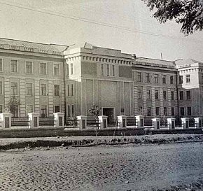 Середня школа № 25, 1940-ві роки