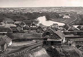 Вид на містечко Кривий Ріг та річку Саксагань з Тарапаківської гори (майбутнього Прорізу), 1908 року