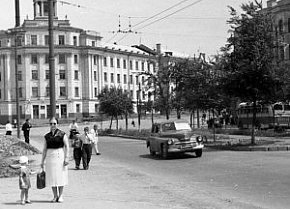 Трест Ленінруда, адміністративна будівля, 1950-ті