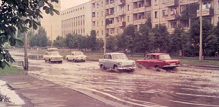 Вид на будівлю КДБ, вулиця Українська, 1991 рік