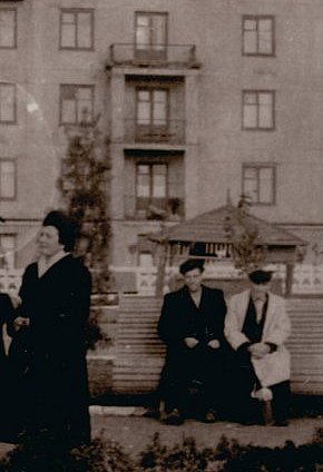 Сквер на вул. Січеславська (Кремлівська), 1955-1957 роки