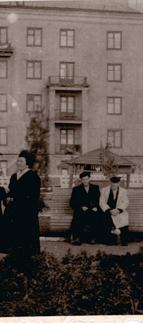 Сквер на вул. Січеславська (Кремлівська), 1955-1957 роки