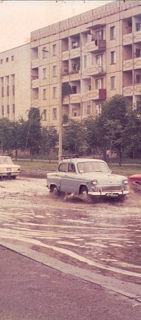 Вид на будівлю КДБ, вулиця Українська, 1991 рік