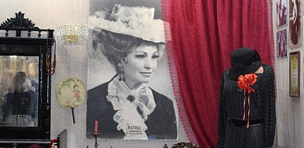 Актриса театру Бронислава Миколаєва