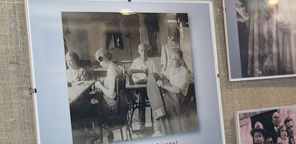 У костюмерній театру