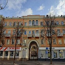 Історичні пам'ятки на Поштовому