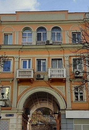 Історичні пам'ятки на Поштовому