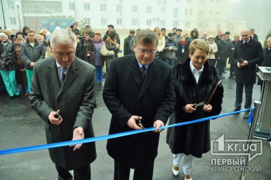 Губернатор области торжественно открыл современный Криворожский перинатальный центр – первый в Украине (обновлено)