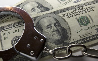 Сотрудники милиции вымогали 1000 долларов США за подброшенные ими наркотики