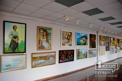 В городском выставочном зале проходит выставка «Биеннале»