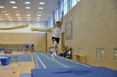 В Кривом Роге состоялся чемпионат города по прыжкам на батуте