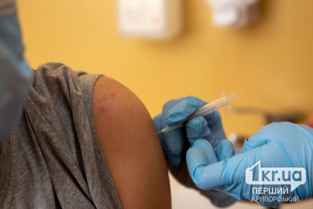 Українські медики отримали 10 тисяч доз вакцини проти віспи мавп