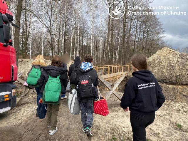 В Украину вернули 15 детей с их мамами и законными представителями