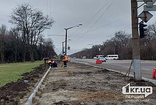 У Кривому Розі ремонтують тротуари